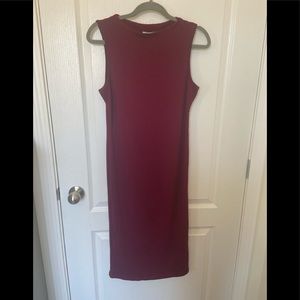 Long sleeveless dress